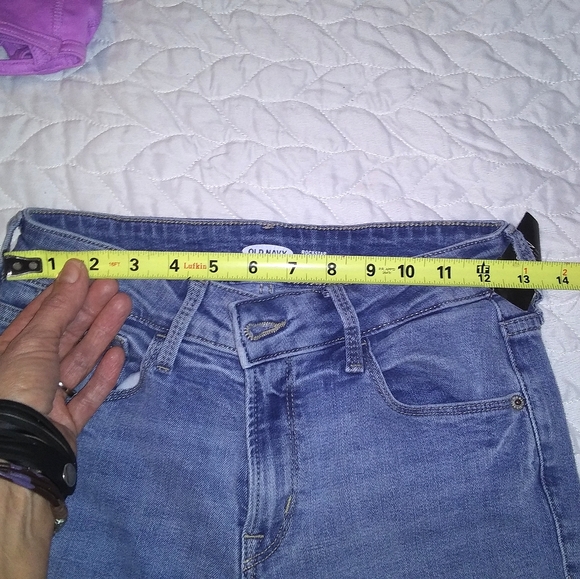 Mid rise. Old Navy Rock Star Supper Skinny jeans - Picture 6 of 7